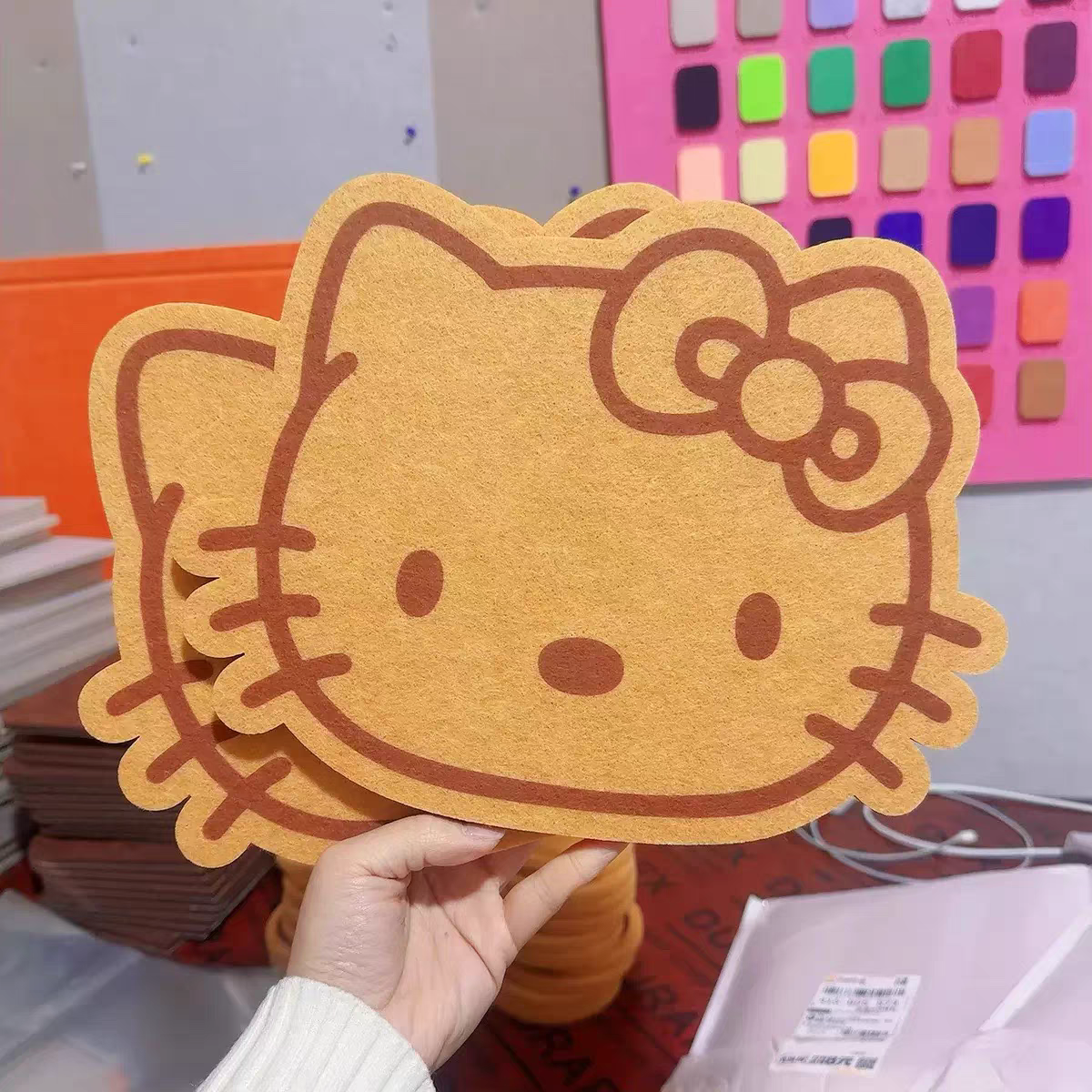 Rilakkuma chiikawa marron cream felt cork board with pins